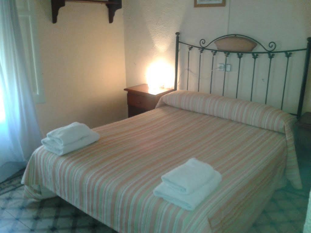 ריאוס Hostal Santa Teresa מראה חיצוני תמונה