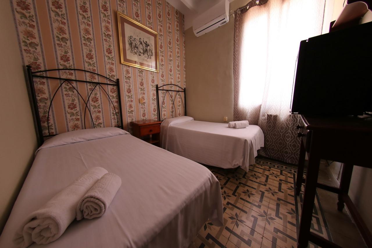 ריאוס Hostal Santa Teresa מראה חיצוני תמונה